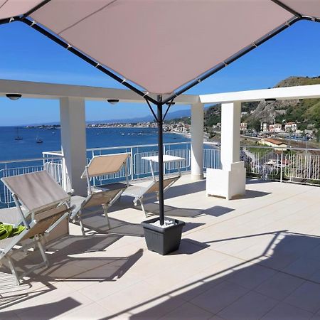 Apartamento La Baia Dei Delfini Taormina Exterior foto