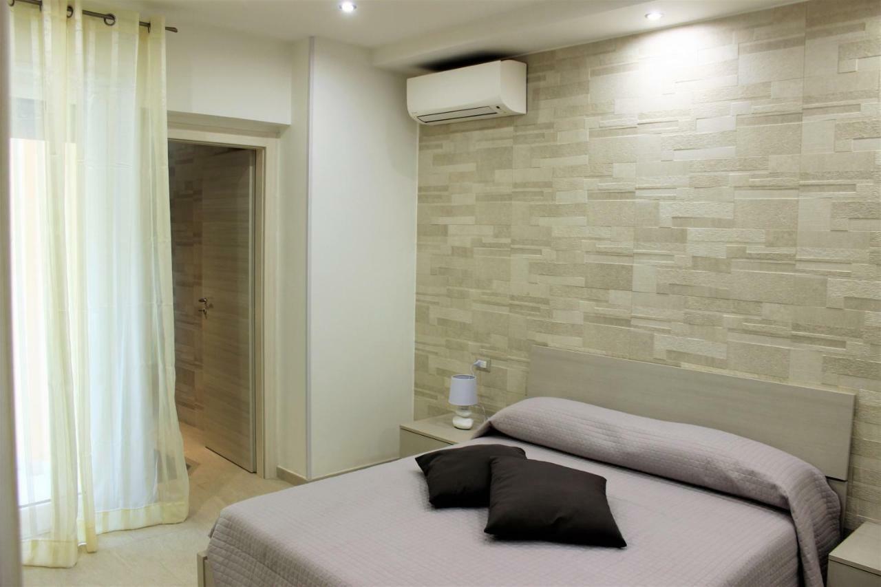 Apartamento La Baia Dei Delfini Taormina Exterior foto