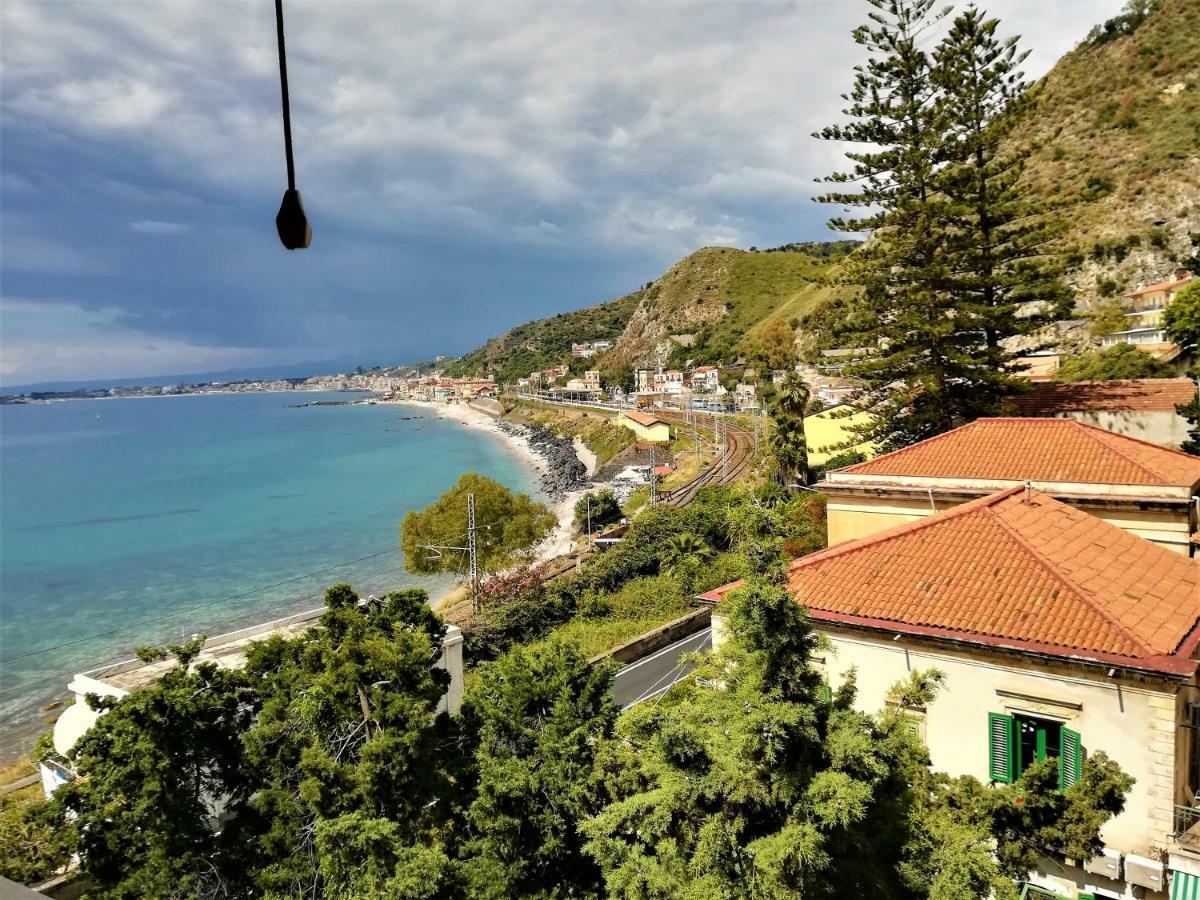 Apartamento La Baia Dei Delfini Taormina Exterior foto