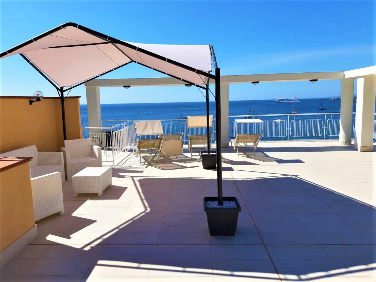Apartamento La Baia Dei Delfini Taormina Exterior foto