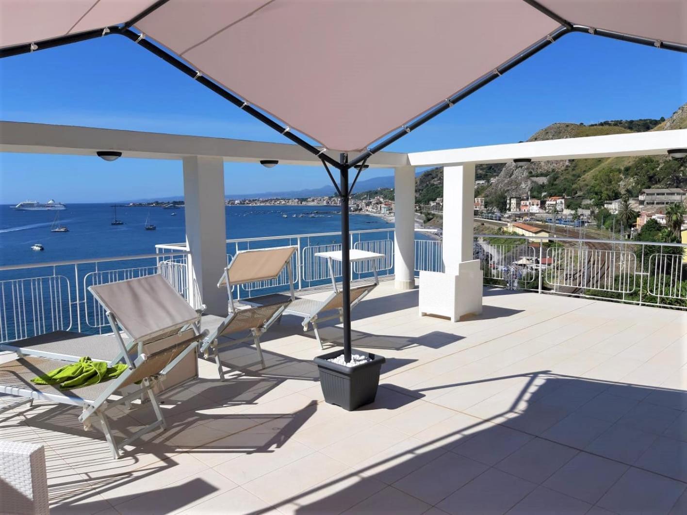 Apartamento La Baia Dei Delfini Taormina Exterior foto