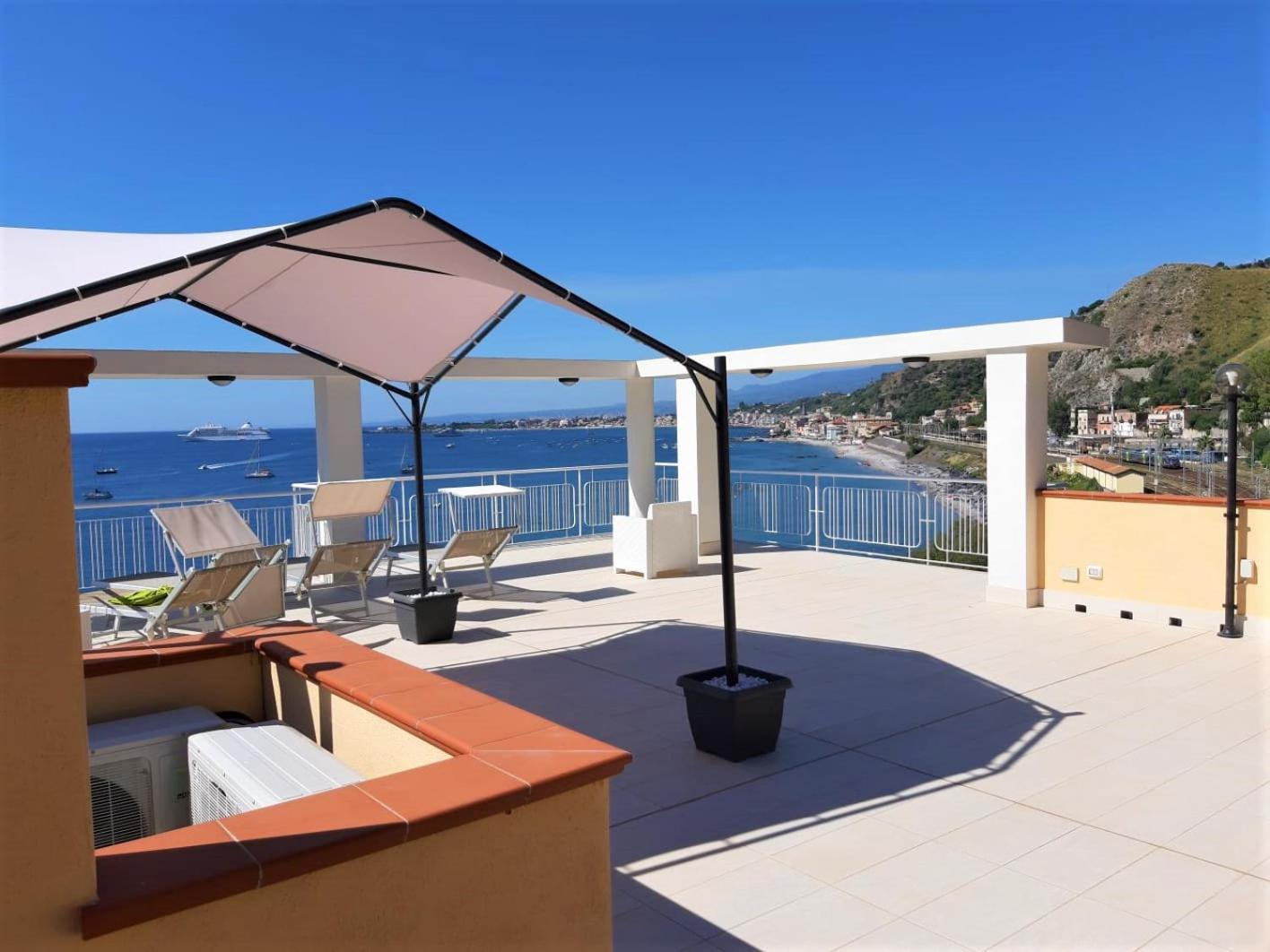 Apartamento La Baia Dei Delfini Taormina Exterior foto